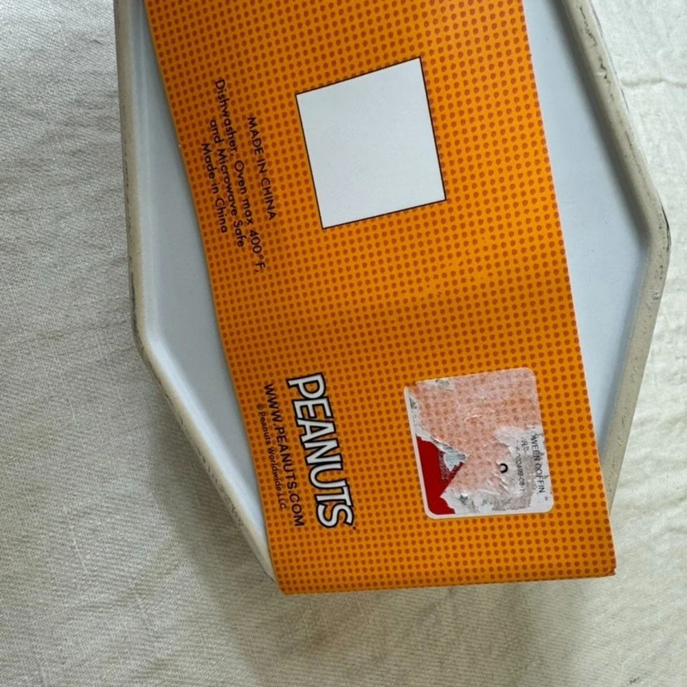 Zrike Peanuts Halloween Coffin Shaped Baking Dish Baker with Lid Haunted Snoopy